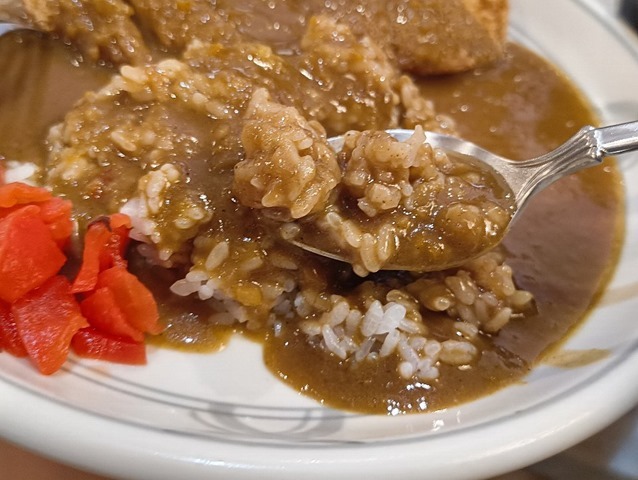 カレーを食べるのだよ