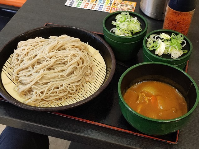 2枚もりを無料クーポン券のカレルーで食べる（つまりカレーつけそばだ）