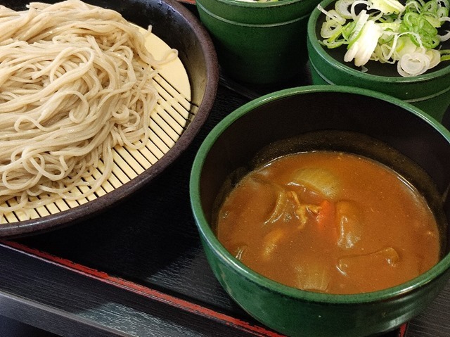 2枚もりを無料クーポン券のカレルーで食べる（つまりカレーつけそばだ）