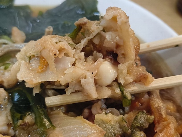 五目かき揚げを食べる