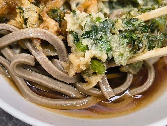 春菊天を食べる