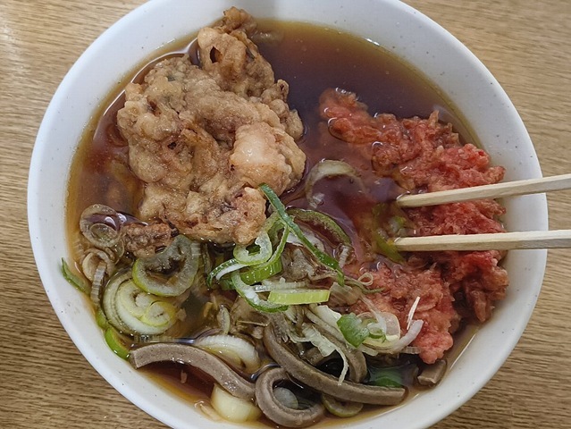 天ぷらを汁につける