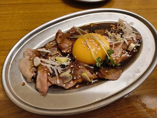 はらみユッケ