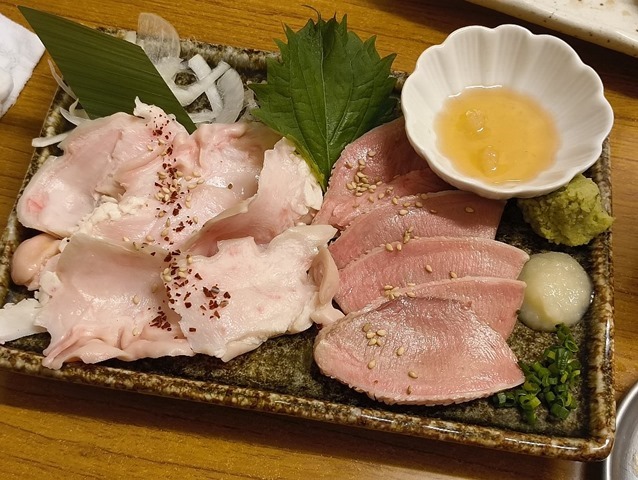 タン刺とミノ刺