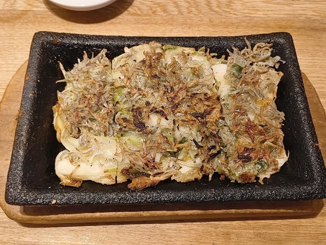 愛知産しらすと大葉のチヂミ