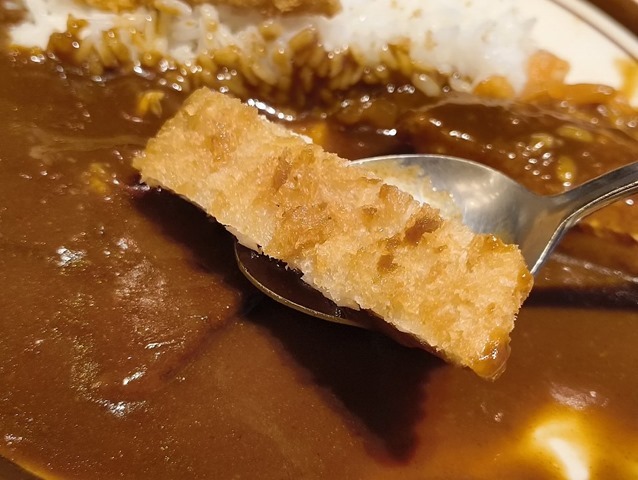 カツを食べる