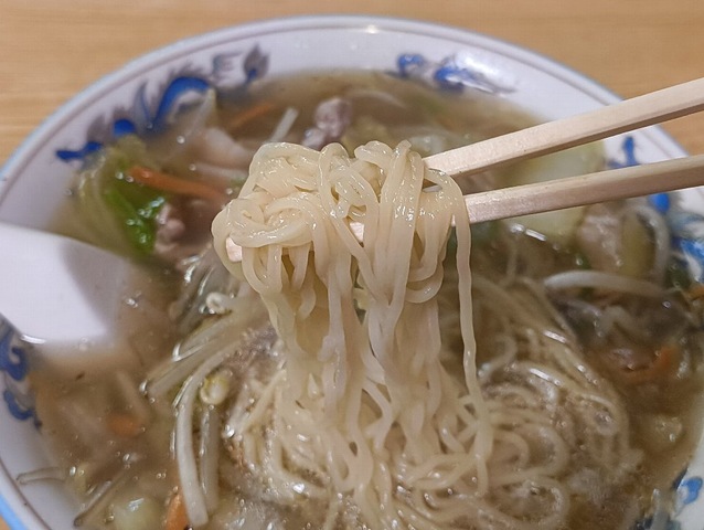 麺はふにゃふにゃ