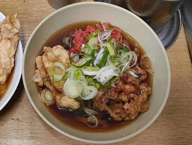 カキ天＋紅しょうが天（半分）＋ミニゲソ天＋太そば（半分）