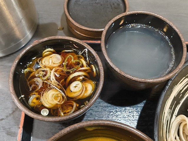 蕎麦のつけ汁と蕎麦湯
