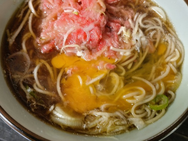 黄味をからめて食べるのだ
