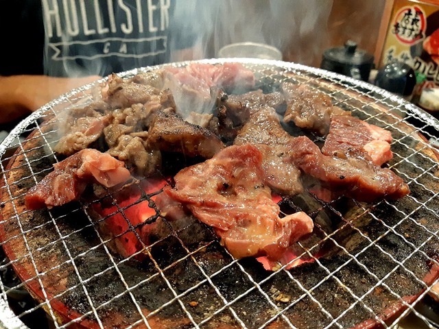 肉を食う