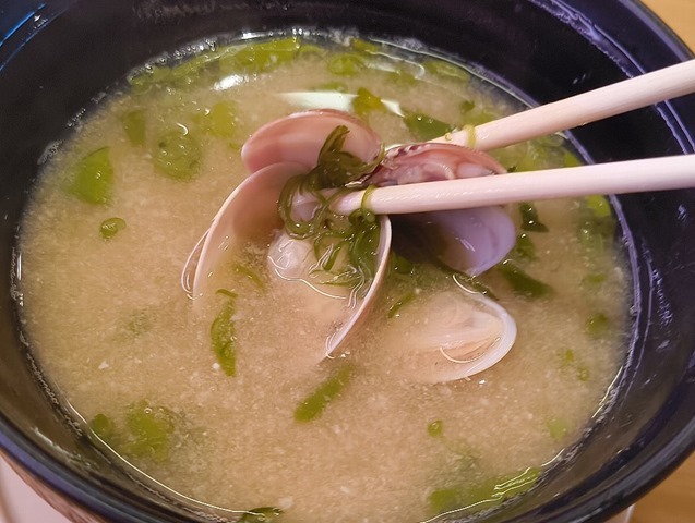 めかぶとあさりの味噌汁