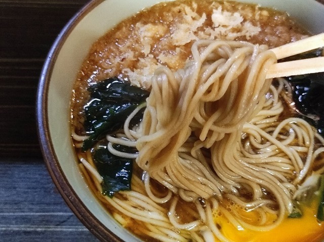 蕎麦を手繰る