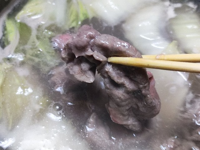 一枚ずつ鍋から取って食べるのだ