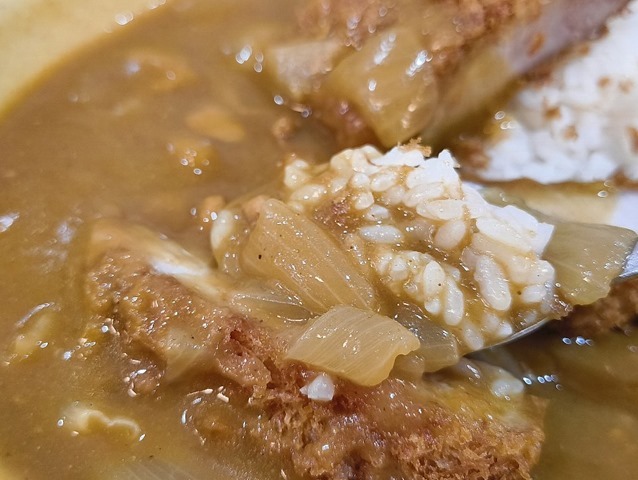 ご飯も食べる