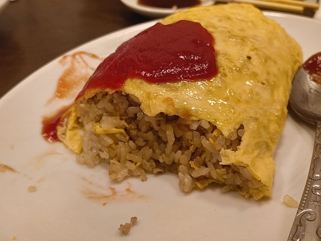 オムライスの中身はチャーハンだ！