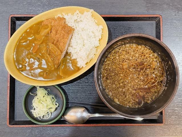 ミニカツカレー＋ハーフそば（たぬき）