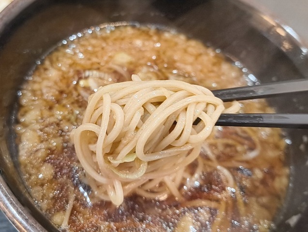 蕎麦を手繰る