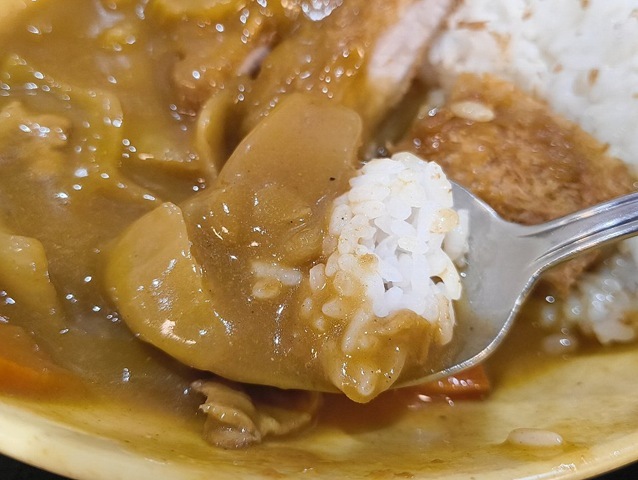 カレー＋ご飯＝カレーライスも食べる