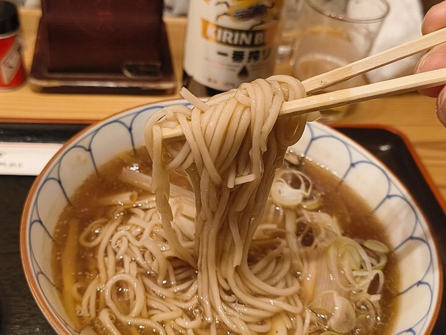 蕎麦を手繰る