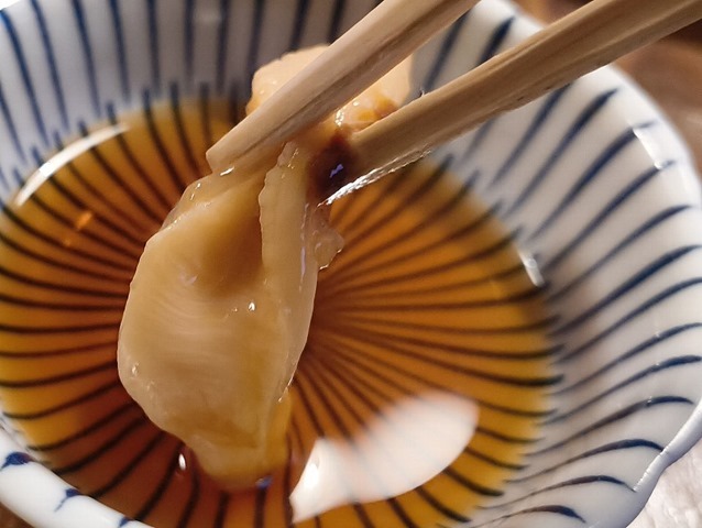 ホヤを食う