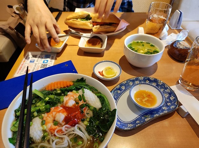 サイゴンマジェスティックでランチ（生春巻きは食べてしまった）