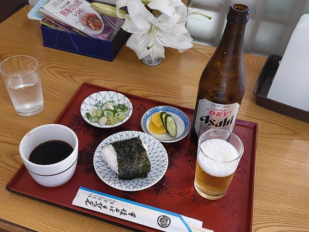 おにぎりとビール