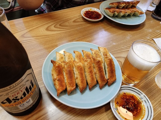 ビール2人前ずつの餃子