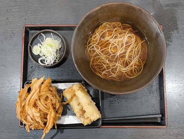 野菜かきあげそば+太刀魚のちくわ天（施行前）