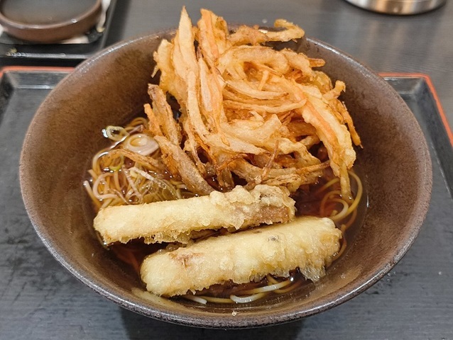 野菜かきあげそば+太刀魚のちくわ天（施行後）