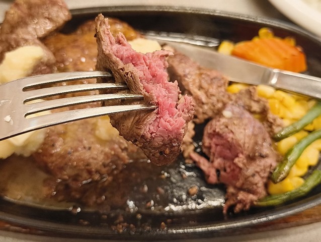 ステーキも食べる