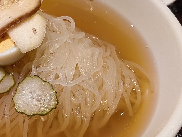 細い冷麺だ