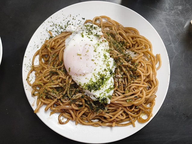 目玉焼そば