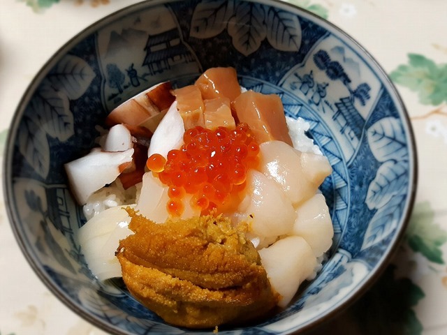 勝手丼＋重茂の焼きうに