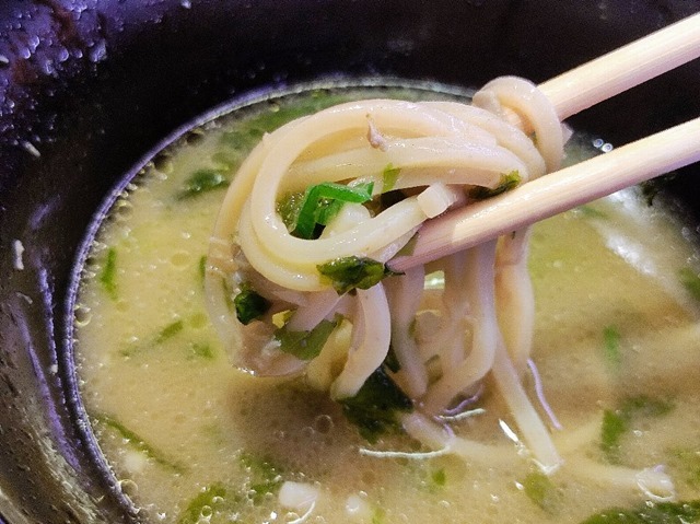 ラーメンを食べる