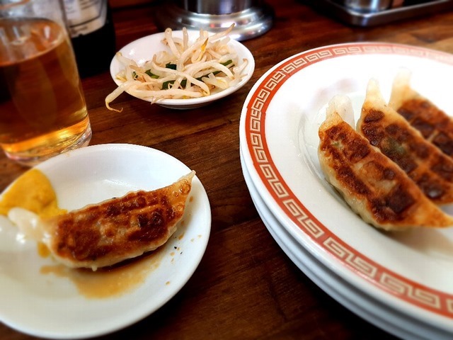 餃子とビールとお通しと