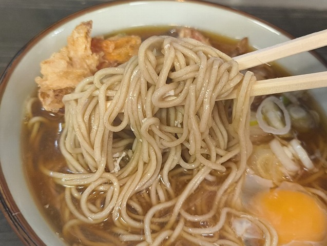 蕎麦を手繰る
