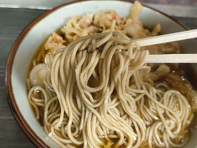 蕎麦を手繰る