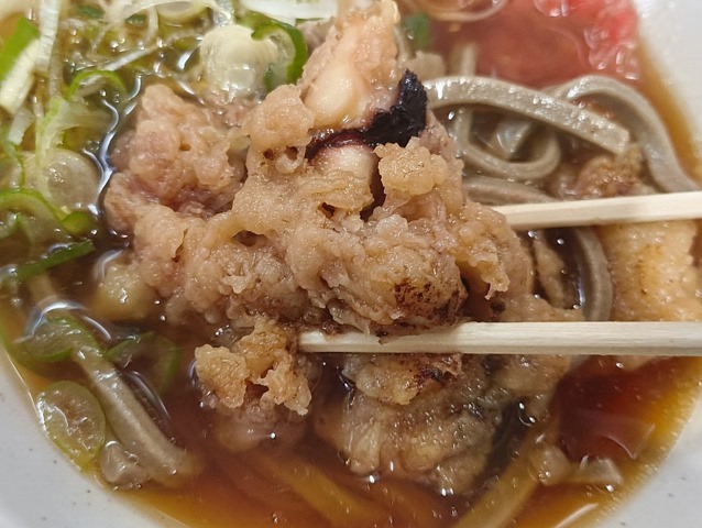 ゲソ天を食べる