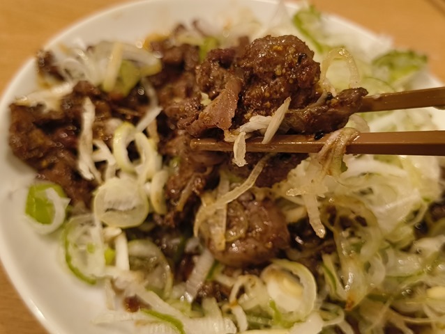 純レバを食べる
