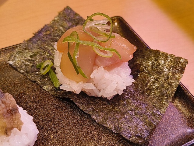 漬けいたや貝包み（卵黄醤油がけ）