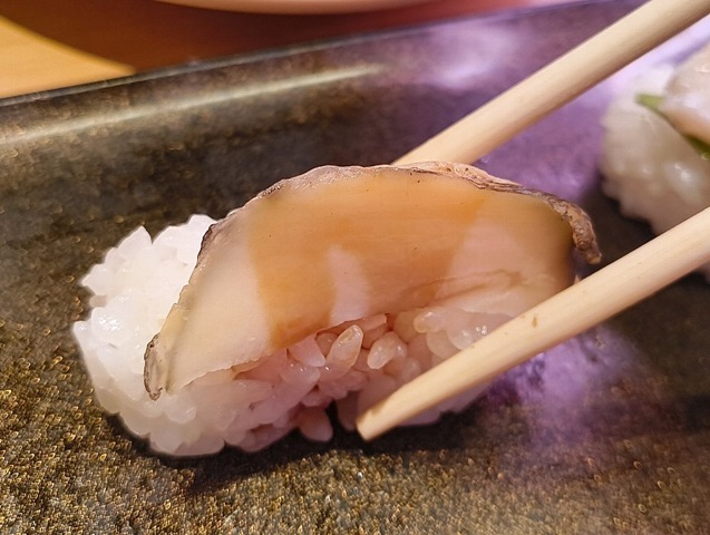 蒸しあわび（甘だれがけ）