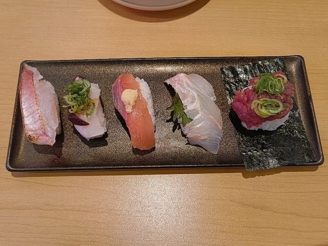 天然魚彩り5種盛り