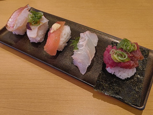 天然魚彩り5種盛り