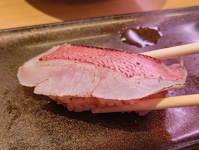 青森産金目鯛の炙り