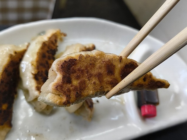 桐生屋の餃子を食べる