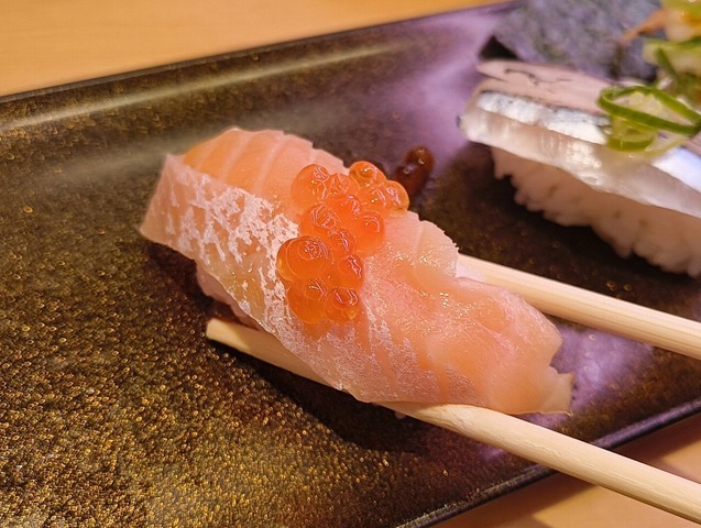 サクラマス いくらのせ