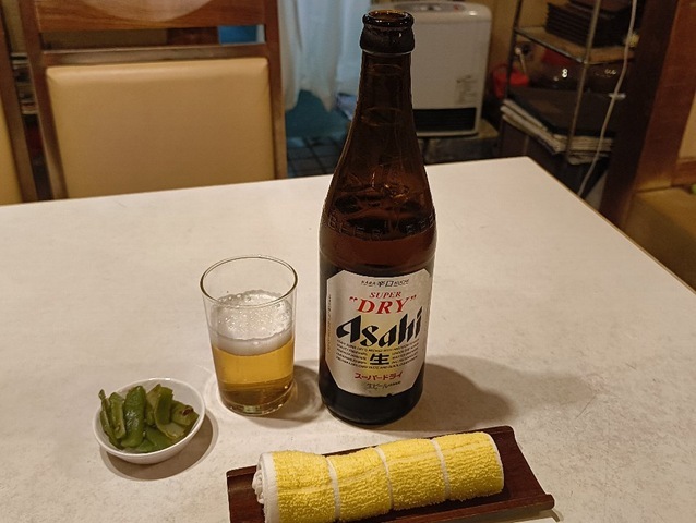 「結界」のある店。「割烹 魚昇」で「かき揚げ」と「ふぐ唐揚げ（二切れ）」と「ビール」で夕餉にしたこと。あたしの家の周りには行った事の無い店が山程あるが、ここはその中でも屈指の「結界」のある店だ。「結界」は一度破れば後は楽になるのだが、味は当然にうまかったのだよ（笑）。（割烹 魚昇：浅草五丁目）