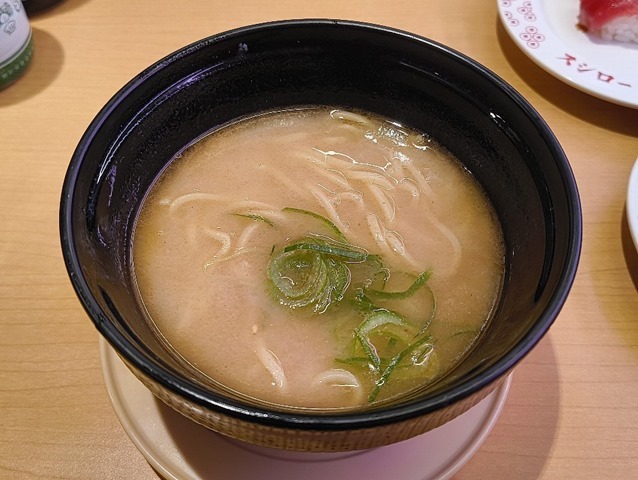 かけラーメン（魚介白湯塩スープ）