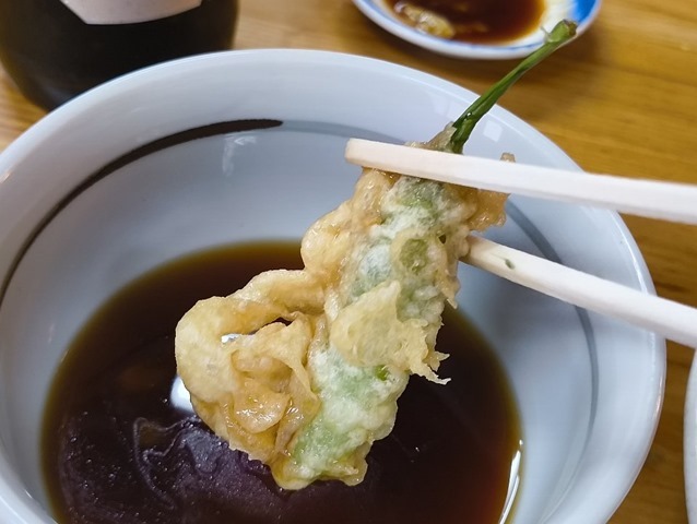 ししとう天を食べる